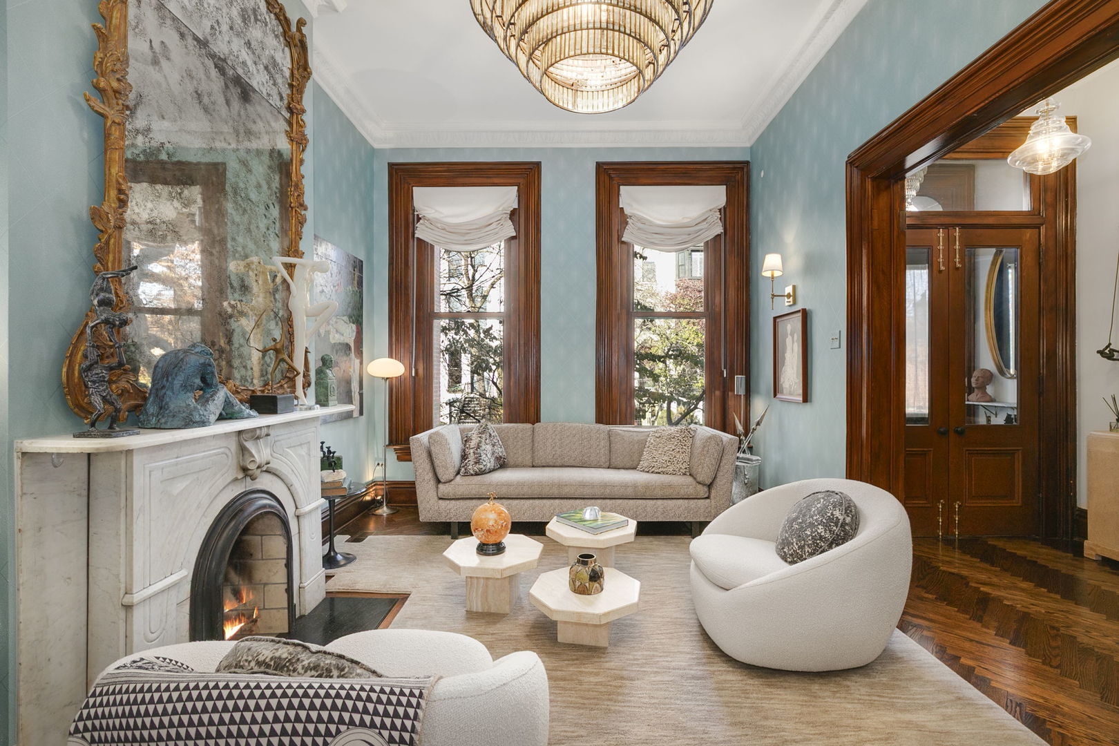 437 W Webster Avenue