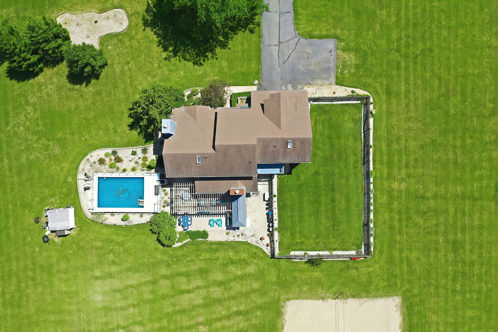 8302 White Oaks Road