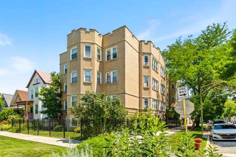 Photo of 3548 W Belle Plaine Avenue #2, Chicago, IL 60618 (MLS # 12704106)