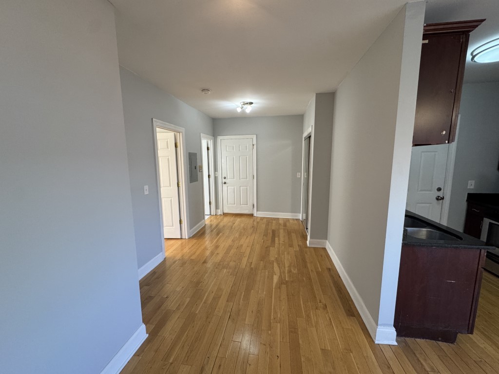 4564 W GEORGE Street 3