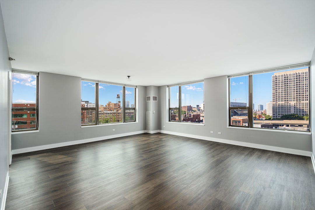 501 N Clinton Street 606
