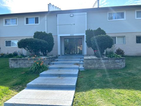 Photo of 880 E Old Willow Road #166, Prospect Heights, IL 60070 (MLS # 12691763)