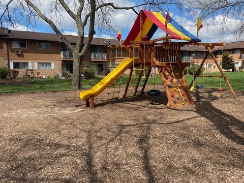 Tiny photo for 880 E Old Willow Road #166, Prospect Heights, IL 60070 (MLS # 12691763)