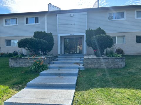 Photo of 880 E Old Willow Road #166, Prospect Heights, IL 60070 (MLS # 12691763)
