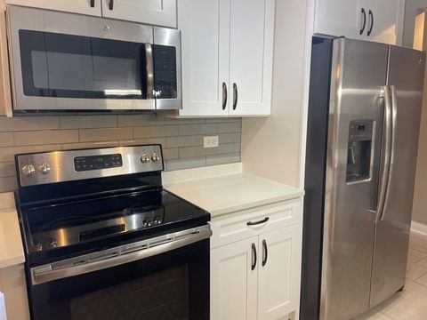Tiny photo for 880 E Old Willow Road #166, Prospect Heights, IL 60070 (MLS # 12691763)
