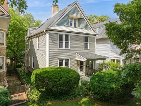 Photo of 1025 Garnett Place, Evanston, IL 60201 (MLS # 12683287)