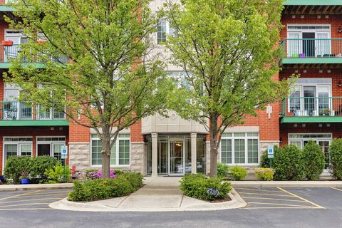 Photo of 640 Mchenry Road #301, Wheeling, IL 60090 (MLS # 12525883)