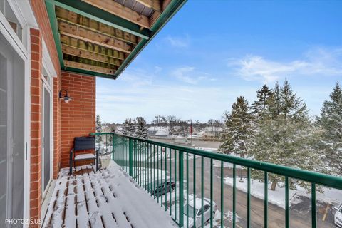 Tiny photo for 640 Mchenry Road #301, Wheeling, IL 60090 (MLS # 12525883)