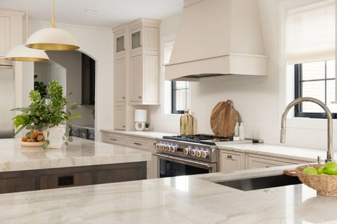 Tiny photo for 834 W Dorchester Street, Palatine, IL 60067 (MLS # 12463045)