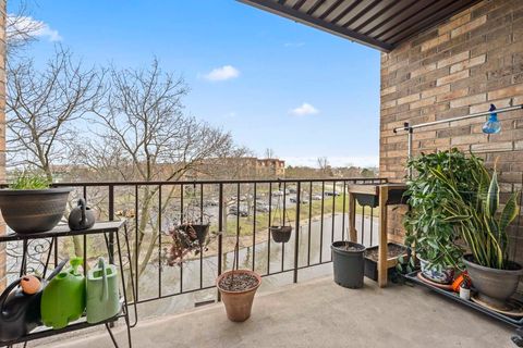 Tiny photo for 2150 Valencia Drive #314A, Northbrook, IL 60062 (MLS # 12613748)