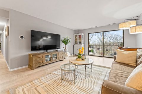 Tiny photo for 2150 Valencia Drive #314A, Northbrook, IL 60062 (MLS # 12613748)