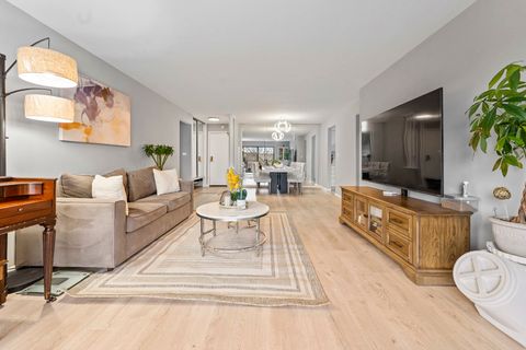 Tiny photo for 2150 Valencia Drive #314A, Northbrook, IL 60062 (MLS # 12613748)