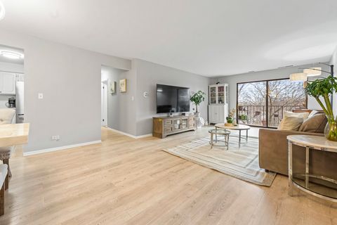 Tiny photo for 2150 Valencia Drive #314A, Northbrook, IL 60062 (MLS # 12613748)