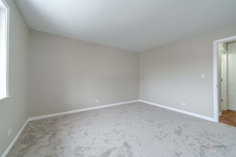 Tiny photo for 8 Oak Creek Drive #2802, Buffalo Grove, IL 60089 (MLS # 12596729)