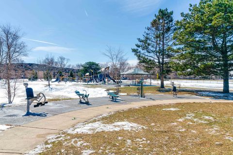 Tiny photo for 8 Oak Creek Drive #2802, Buffalo Grove, IL 60089 (MLS # 12596729)