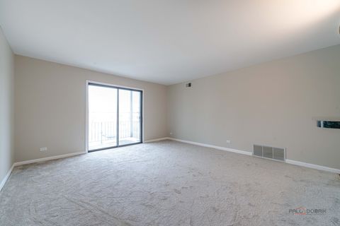 Tiny photo for 8 Oak Creek Drive #2802, Buffalo Grove, IL 60089 (MLS # 12596729)