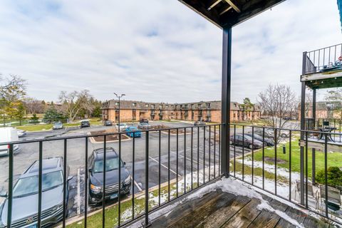 Tiny photo for 8 Oak Creek Drive #2802, Buffalo Grove, IL 60089 (MLS # 12596729)