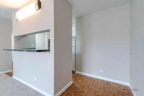 Tiny photo for 8 Oak Creek Drive #2802, Buffalo Grove, IL 60089 (MLS # 12596729)