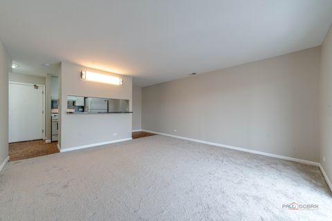 Tiny photo for 8 Oak Creek Drive #2802, Buffalo Grove, IL 60089 (MLS # 12596729)