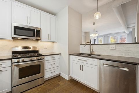 Tiny photo for 4118 N Lincoln Avenue #202, Chicago, IL 60618 (MLS # 12547248)