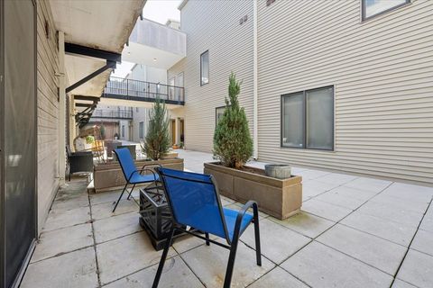 Tiny photo for 4118 N Lincoln Avenue #202, Chicago, IL 60618 (MLS # 12547248)