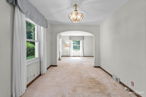 Tiny photo for 28W544 Rogers Avenue, Warrenville, IL 60555 (MLS # 12469696)