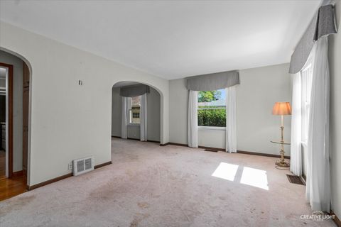 Tiny photo for 28W544 Rogers Avenue, Warrenville, IL 60555 (MLS # 12469696)