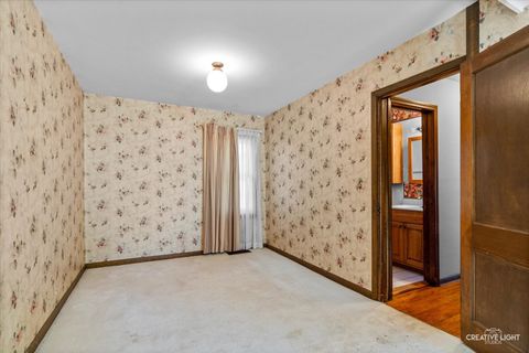 Tiny photo for 28W544 Rogers Avenue, Warrenville, IL 60555 (MLS # 12469696)