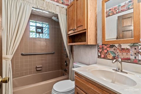 Tiny photo for 28W544 Rogers Avenue, Warrenville, IL 60555 (MLS # 12469696)