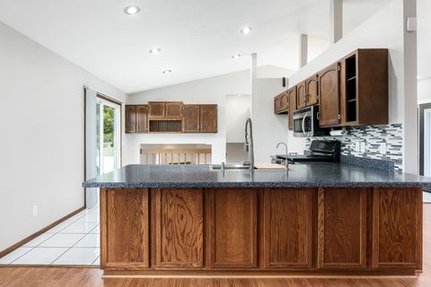 Tiny photo for 4558 Hampstead Place, Loves Park, IL 61111 (MLS # 12508747)