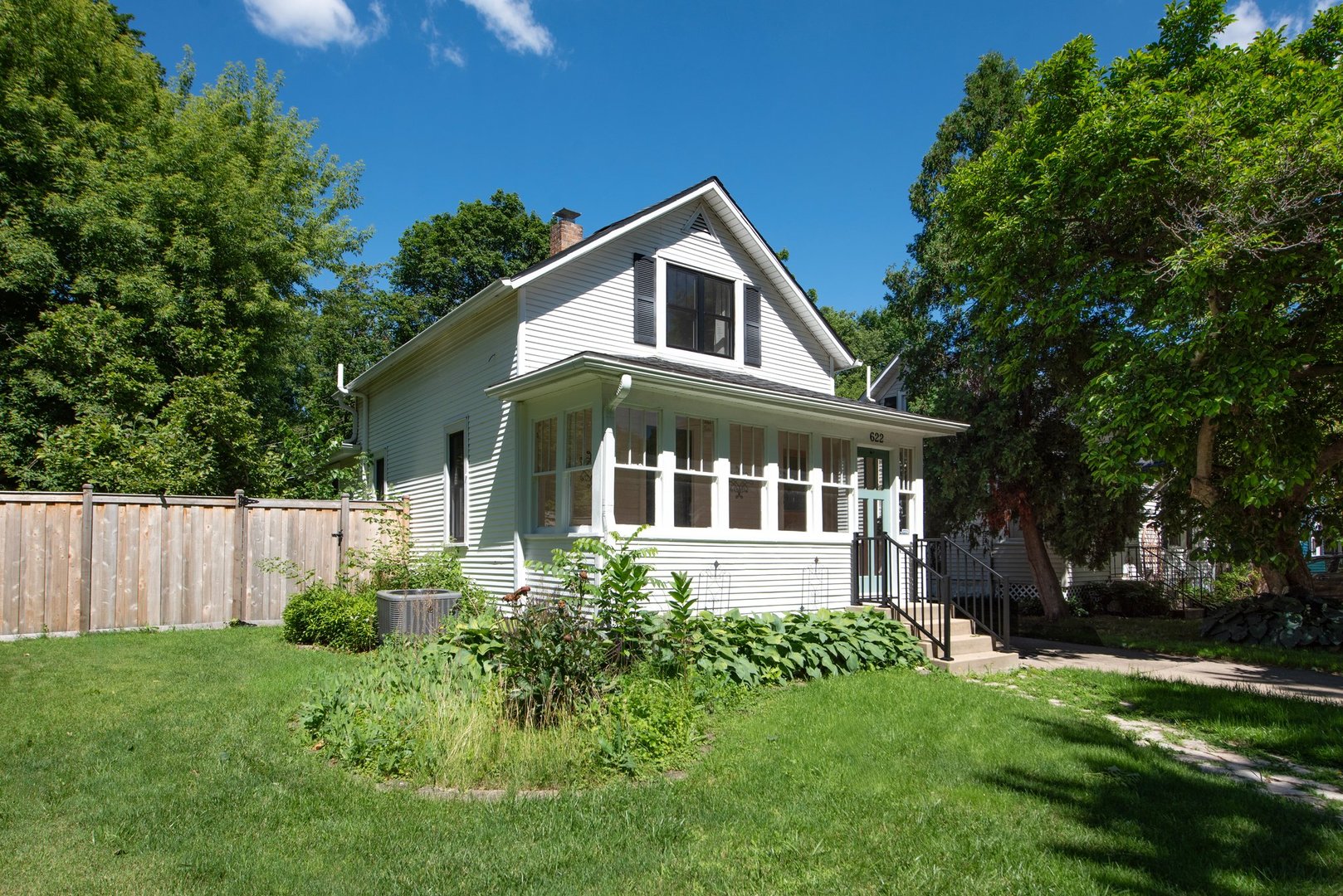 622 Illinois Street