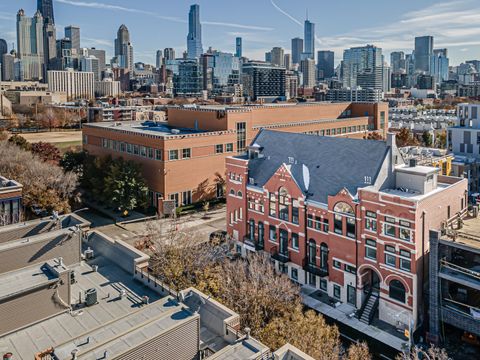 Photo of 505 W Elm Street #1, Chicago, IL 60610 (MLS # 12700190)