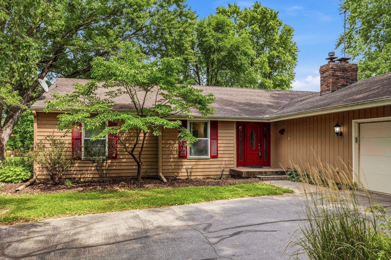 147 WOODLAKE Road
