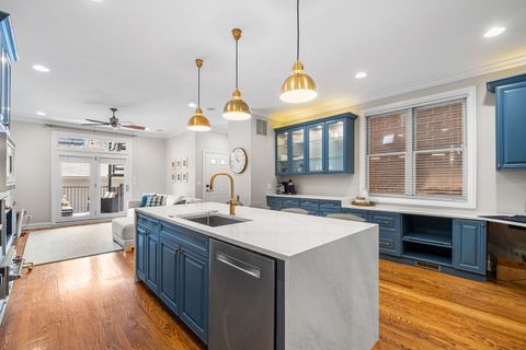Tiny photo for 2733 N Southport Avenue #1, Chicago, IL 60614 (MLS # 12644490)