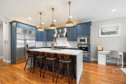 Tiny photo for 2733 N Southport Avenue #1, Chicago, IL 60614 (MLS # 12644490)