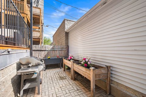 Tiny photo for 2733 N Southport Avenue #1, Chicago, IL 60614 (MLS # 12644490)