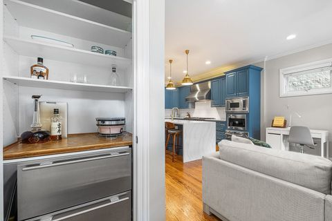 Tiny photo for 2733 N Southport Avenue #1, Chicago, IL 60614 (MLS # 12644490)