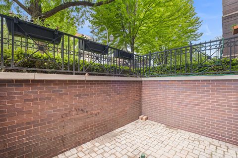 Tiny photo for 2733 N Southport Avenue #1, Chicago, IL 60614 (MLS # 12644490)