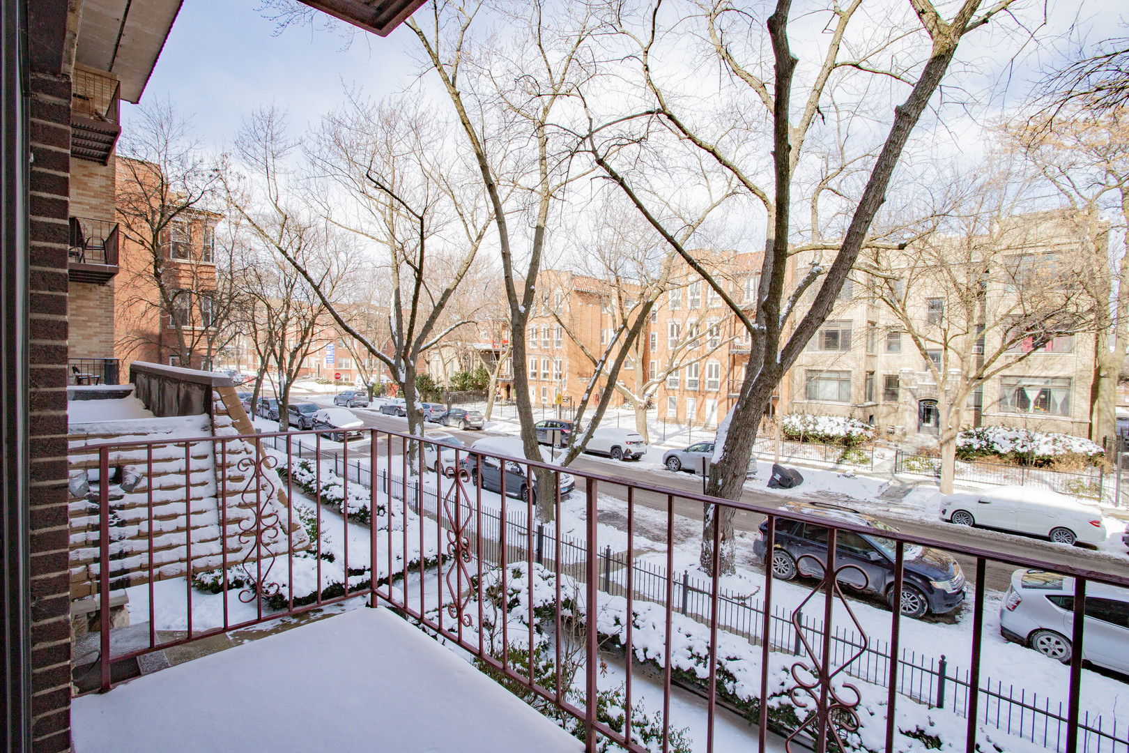 1629 W Greenleaf Avenue 202