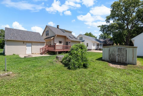 Tiny photo for 2301 Elm Street, Davenport, IA 52803 (MLS # 12724283)