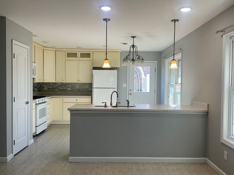 Tiny photo for 1519 Pine Street, Murphysboro, IL 62966 (MLS # 12548870)