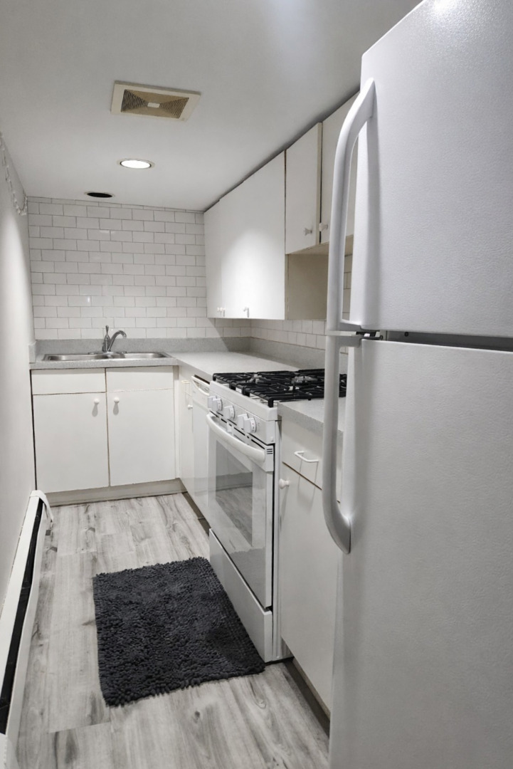 2030 N Clifton Avenue G