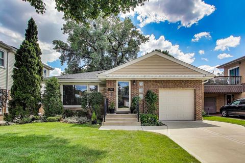 5665 N Rogers Avenue Chicago IL 60646