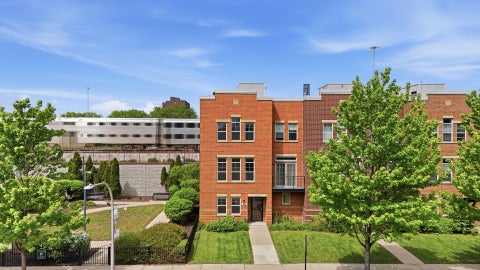 Photo of 3560 S Federal Street, Chicago, IL 60609 (MLS # 12763358)