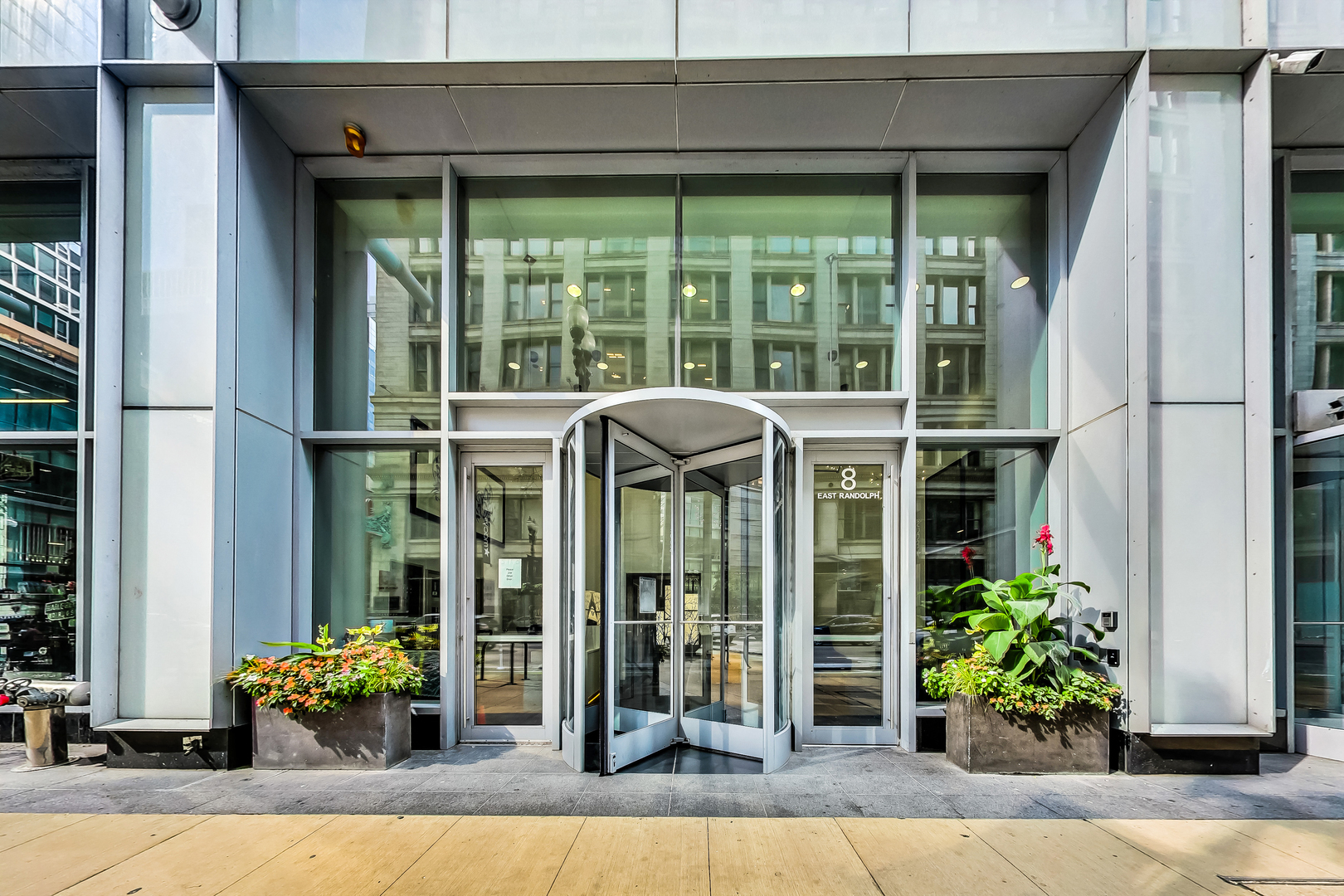 8 E Randolph Street 1602