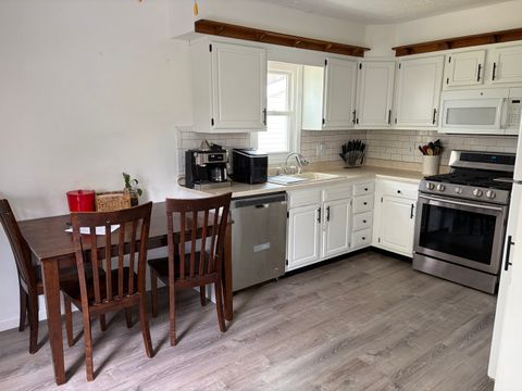 Tiny photo for 1408 Ridgeport Avenue, Bloomington, IL 61704 (MLS # 12593536)