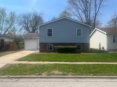 Photo of 1408 Ridgeport Avenue, Bloomington, IL 61704 (MLS # 12593536)