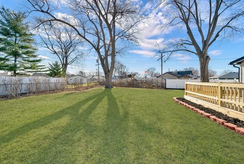 Tiny photo for 12843 Pleasant Court, Crestwood, IL 60418 (MLS # 12589850)