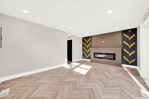 Tiny photo for 12843 Pleasant Court, Crestwood, IL 60418 (MLS # 12589850)