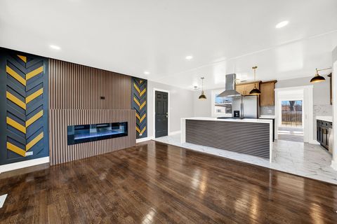 Tiny photo for 12843 Pleasant Court, Crestwood, IL 60418 (MLS # 12589850)